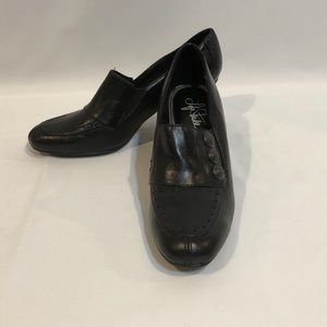 Life Stride Dress Pump